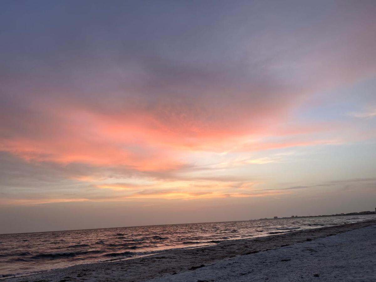 Always Summer On A White Sandy Beach Aparthotel Fort Myers Beach Esterno foto