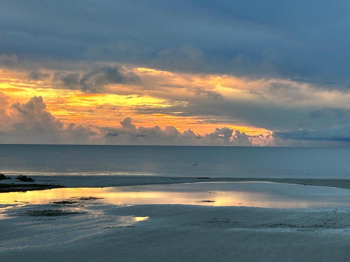 Always Summer On A White Sandy Beach Aparthotel Fort Myers Beach Esterno foto